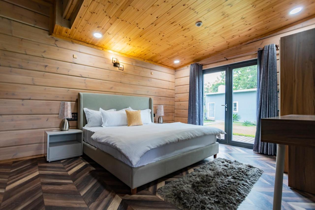 Saffronstays Paradise Pines, Dehradun - Cliff Villa With Valley & Forest Views Zewnętrze zdjęcie